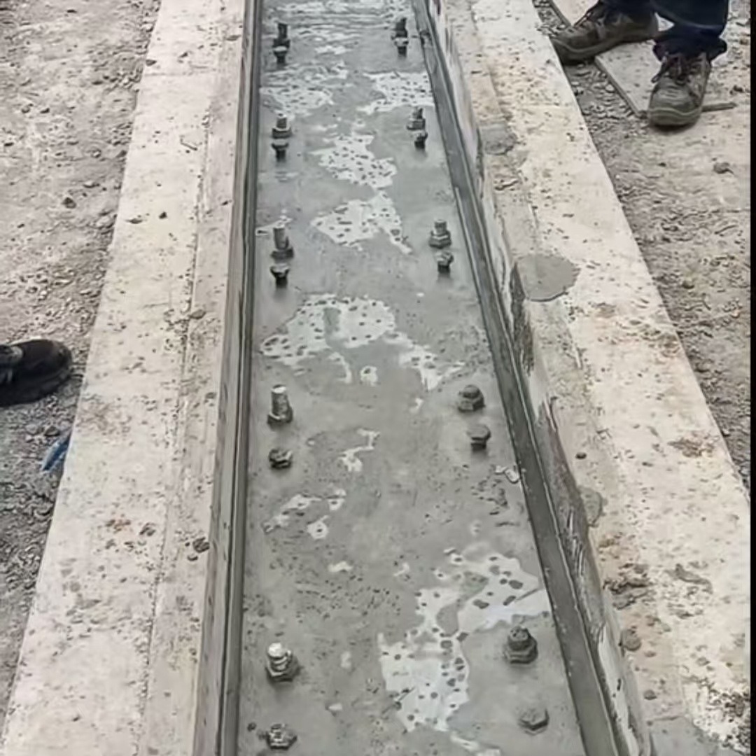 泉州港口码头起重机龙门吊重型机械设备稳固用早强快凝轨道胶泥
